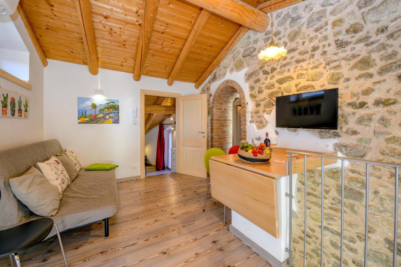 トレモージネCasa Nel Borgo - Il Gufoアパートメント エクステリア 写真