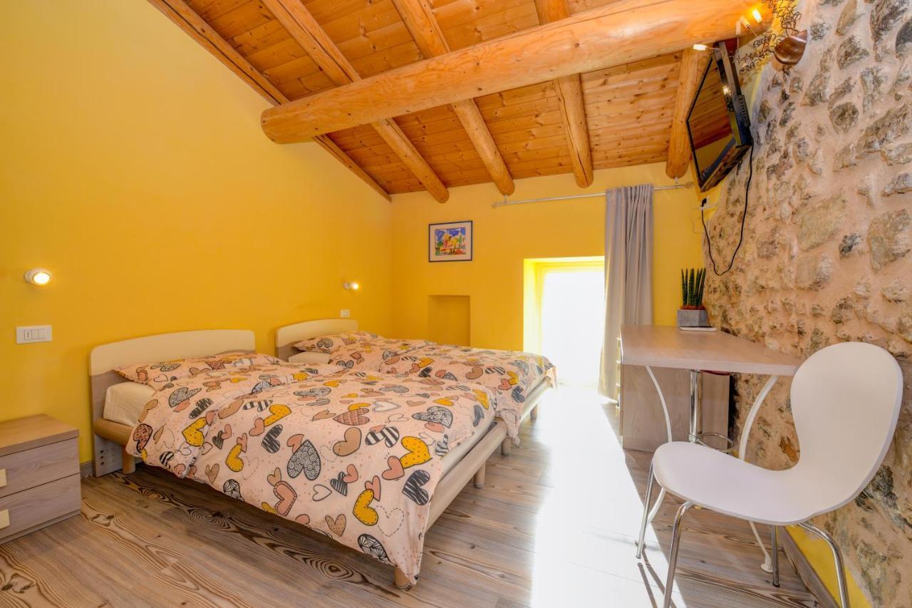 トレモージネCasa Nel Borgo - Il Gufoアパートメント エクステリア 写真