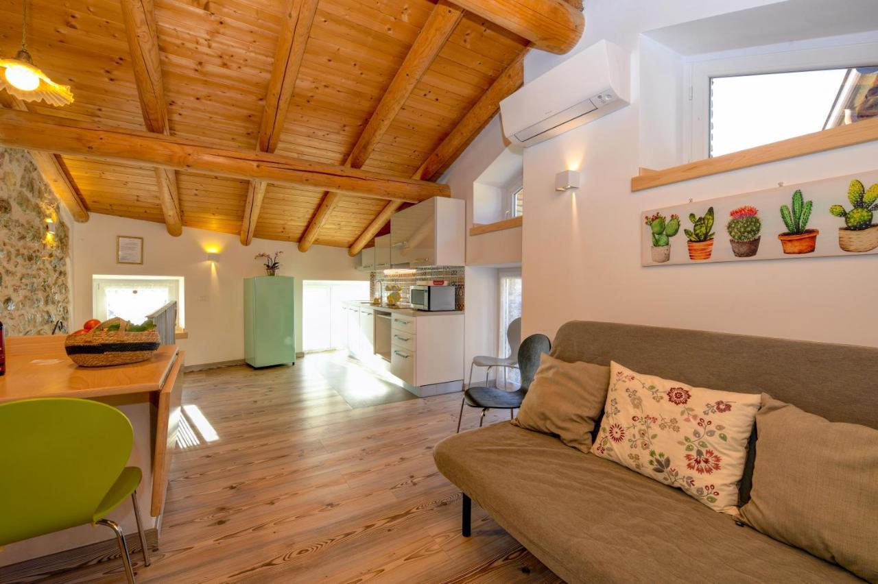 トレモージネCasa Nel Borgo - Il Gufoアパートメント エクステリア 写真