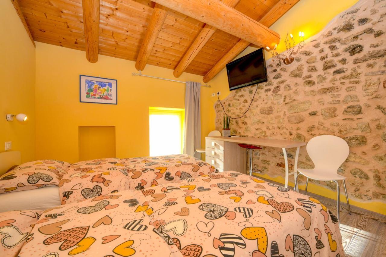 トレモージネCasa Nel Borgo - Il Gufoアパートメント エクステリア 写真