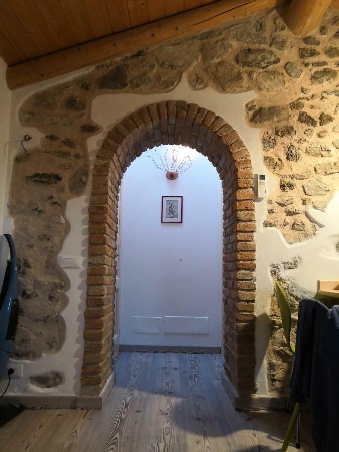 トレモージネCasa Nel Borgo - Il Gufoアパートメント エクステリア 写真