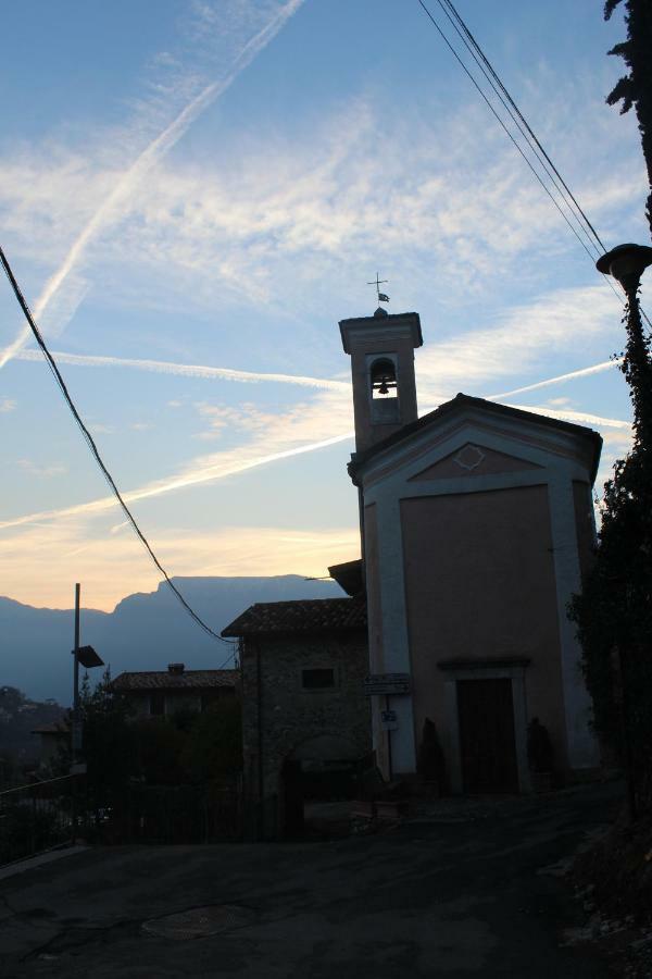 トレモージネCasa Nel Borgo - Il Gufoアパートメント エクステリア 写真
